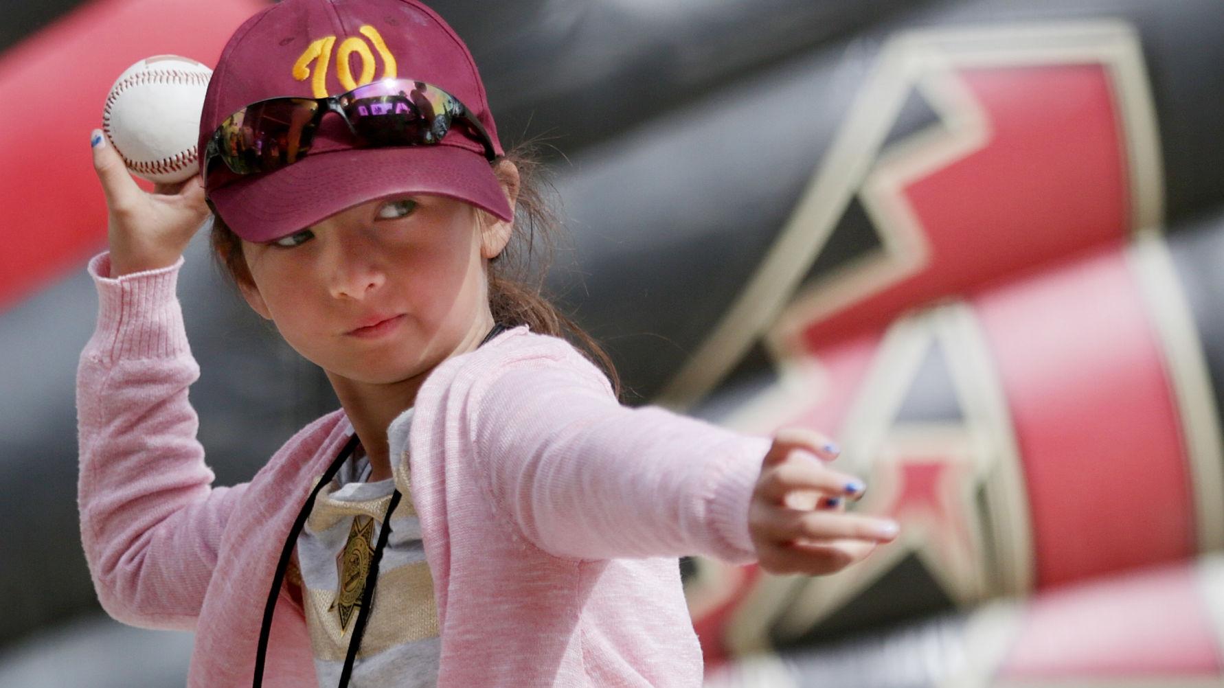 D-backs Field Trip Day for Tucson schoolchildren